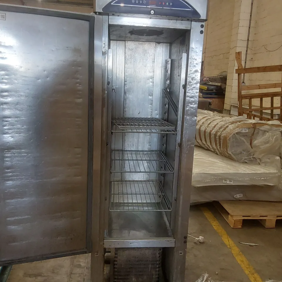 WILLIAMS HZ12 R1 COMMERCIAL UPRIGHT REFRIGERATOR