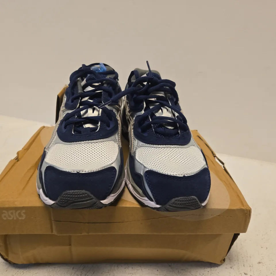 BOXED PAIR OF ASICS RUNNING SHOES – SIZE 10