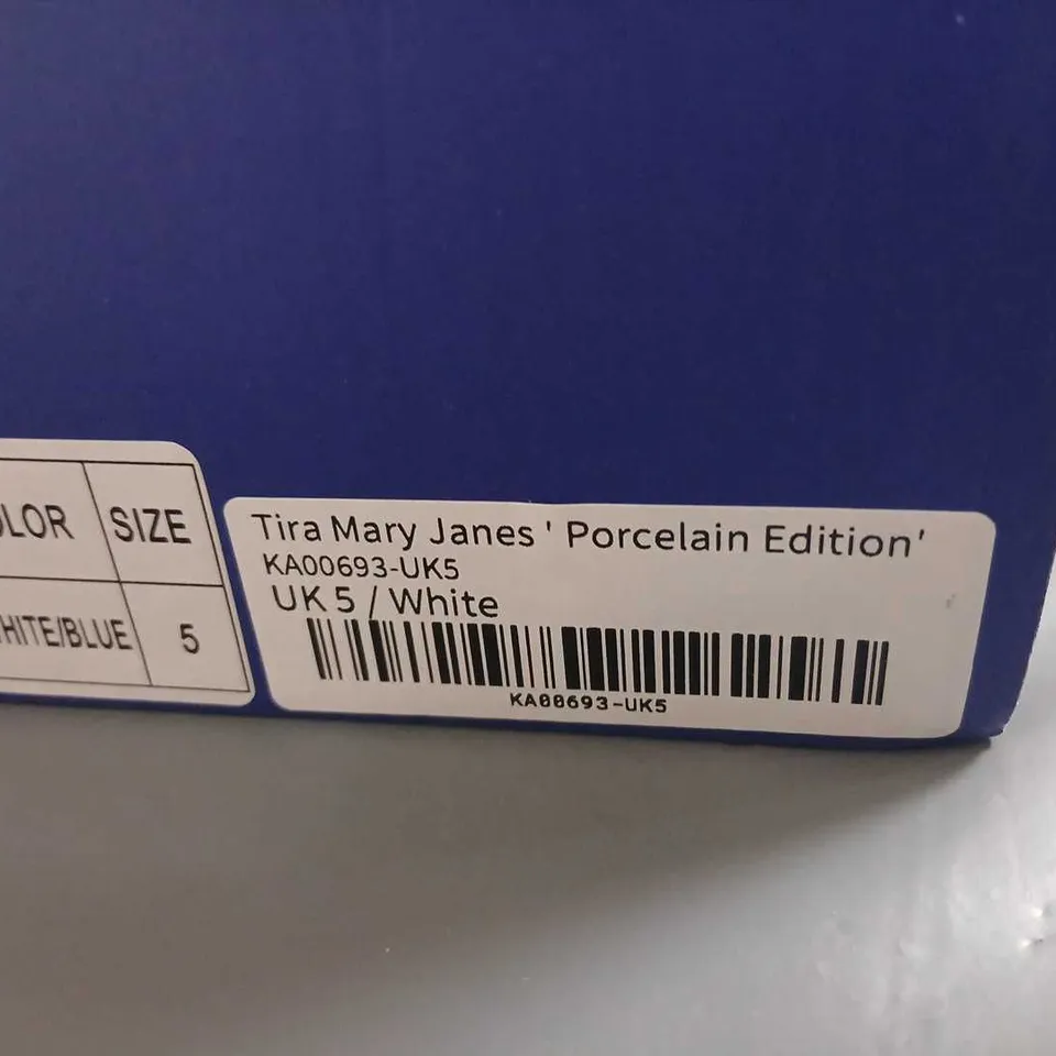 FREDERIC CHAN X KOI TIRA MARY JANES PORCELAIN EDITION KA00693-UK5 – WHITE/BLUE FLORAL, UK SIZE 5
