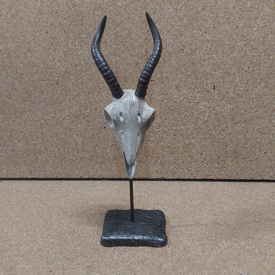 ANTELOPE SKULL ORNAMENT 