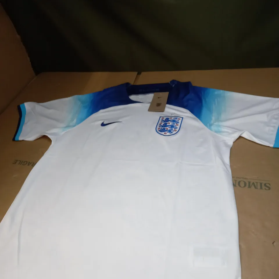ENGLAND FC FOOTBALL JERSEY SIZE 2XL