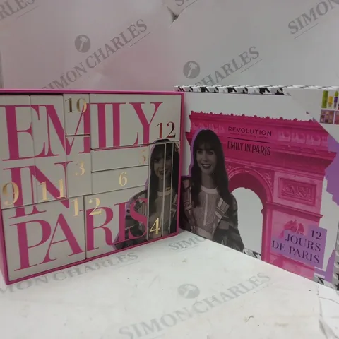 REVOLUTION EMILY IN PARIS 12 JOURS