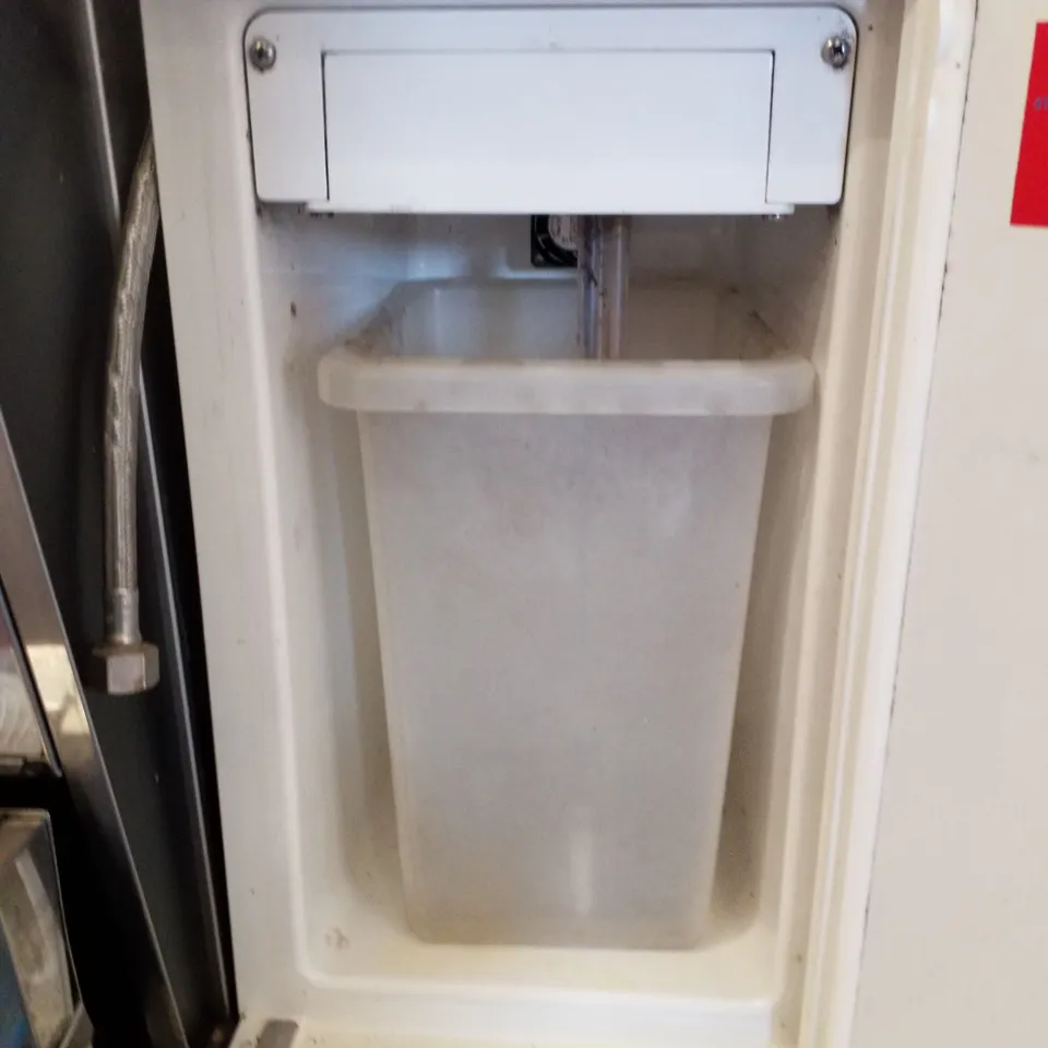 BLACK & WHITE AUTOMATIC COFFEE MACHINE