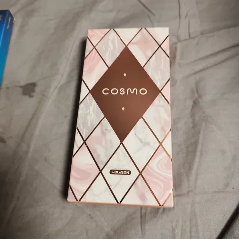 BOX OF ASSORTED MOBILE PHONE ACCESSORIES INCLUDING SMART DEVIL SCREE PROTECTOR AND DEFENDER PRO 