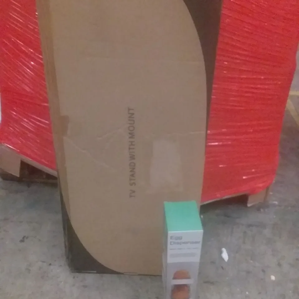 PALLET OF ASSORTED ITEMS INCLUDING TV STAND WITH TV MOUNT, EGG DISPENSER, BATH CHAIR