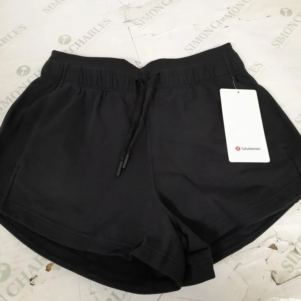 LULULEMON INNER GLOW HR SHORTS 3 INCH - SIZE 6