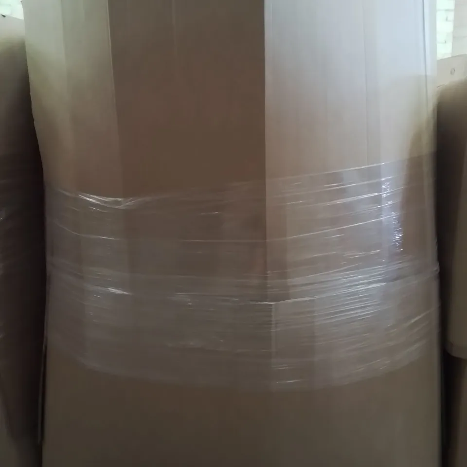 PALLET TO CONTAIN A LARGE QUANTITY OF PILLOWS