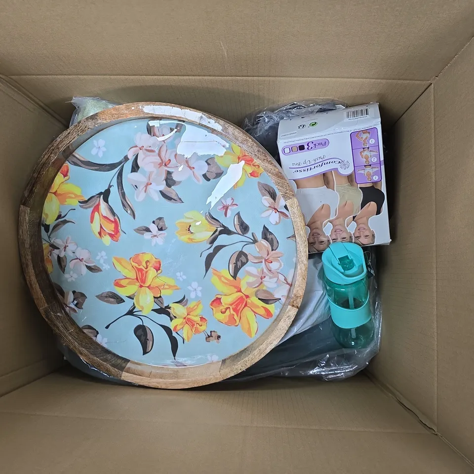 LARGE QUANTITY OF ASSORTED ITEMS TO INCLUDE PUSH-UP BRAS, WATER BOTTLE, WILLIAM HUNT SCENTED CANDLE, ETC - COLLECTION ONLY