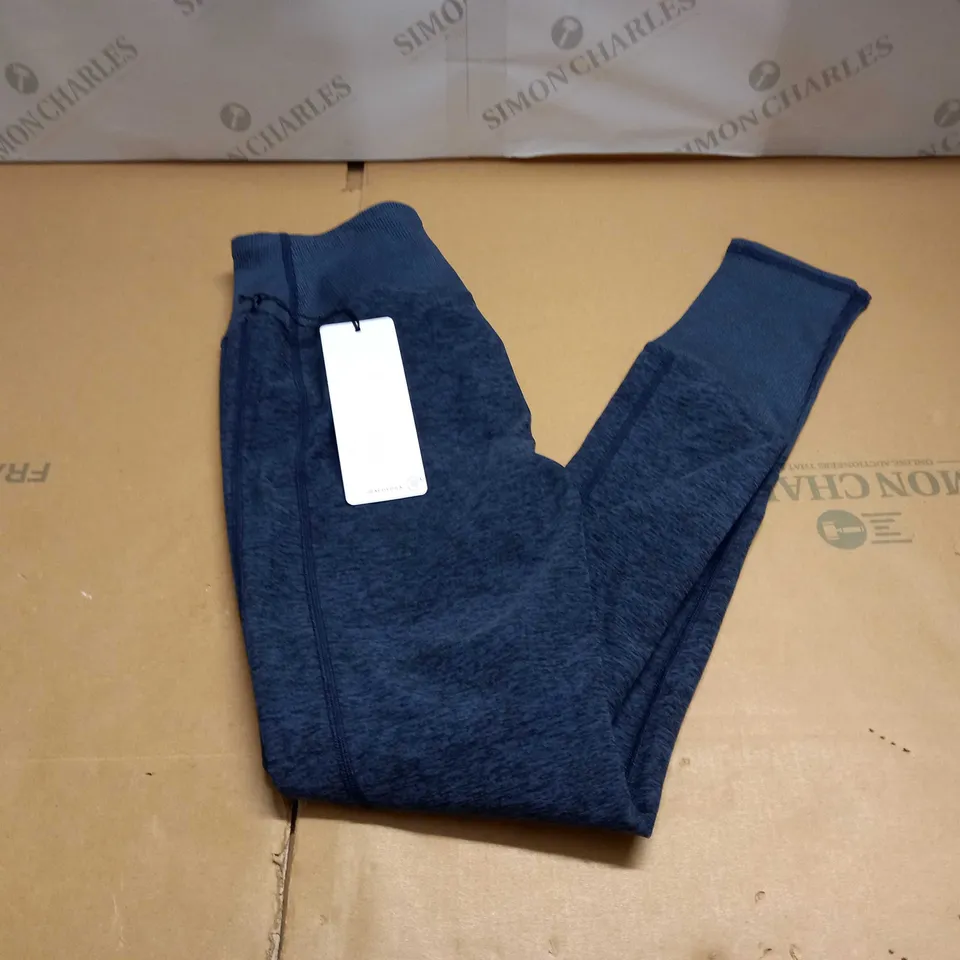 ALO YOGA PANTS SIZE M