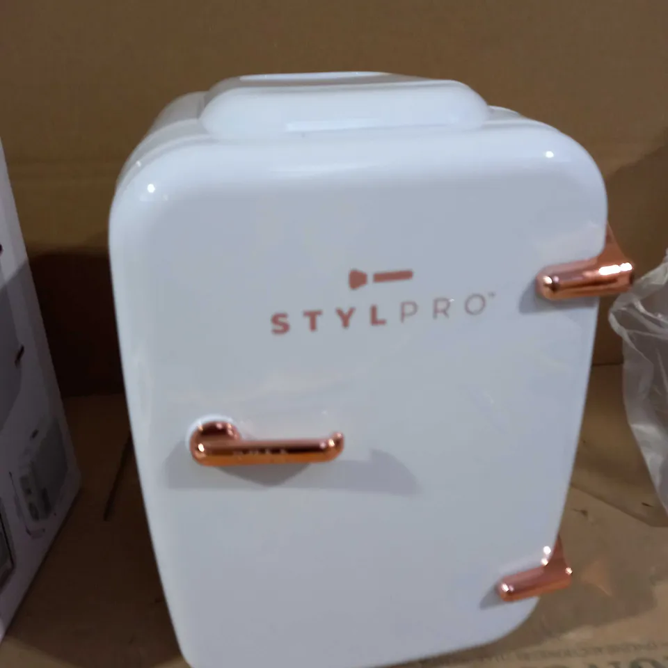 STYLPRO BEAUTY FRIDGE 