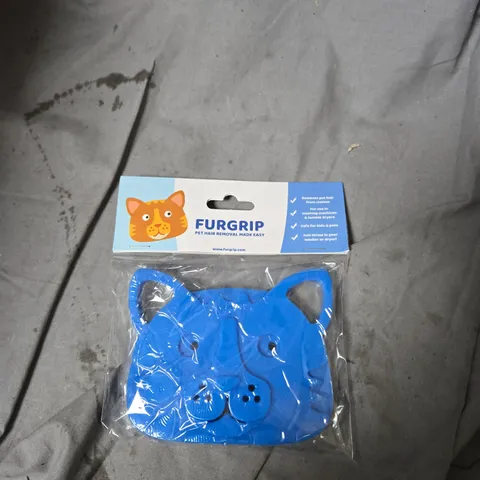 BOX OF APPROXIMATELY 150 FURGRIP LAUNDRY PET HAIR REMOVERS - CAT  