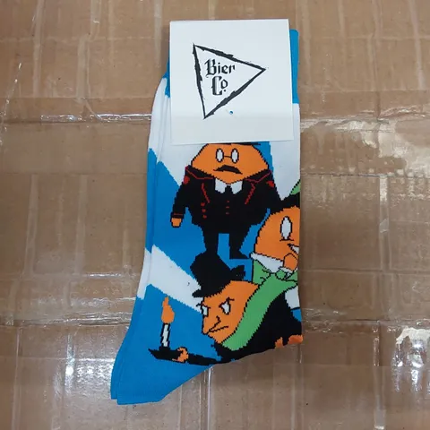 BOX OF APPROXIMATELY 360 PAIRS OF BRAND NEW BIER CO SOCKS (1 BOX)