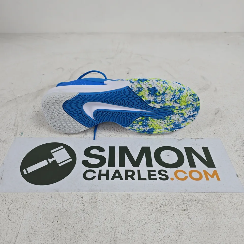 UNBOXED PAIR OF NIKE PRECISION 7 TRAINERS IN BLUE/GREEN - UK 8.5