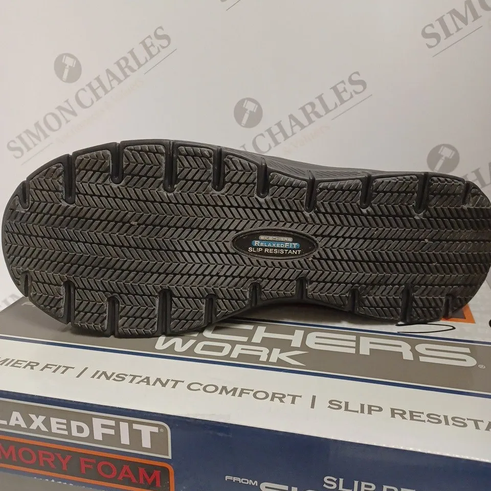 BOXED SKECHERS MEN'S FLEX ADVANTAGE LEATHER SLIP RESISTANT WORK SHOE, BLACK - SIZE 8 