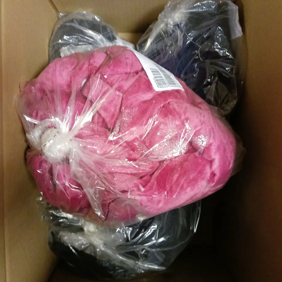 APPROXIMATELY 10 ASSORTED CLOTHING ITEMS TO INCLUDE CREW JUMPER, TROUSERS, OCTA DRESS ETC