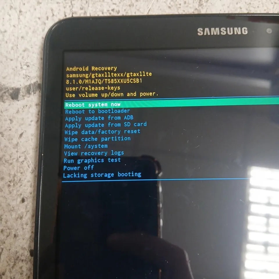 SAMSUNG GALAXY TAB A 8.0 (SM-T585) TABLET