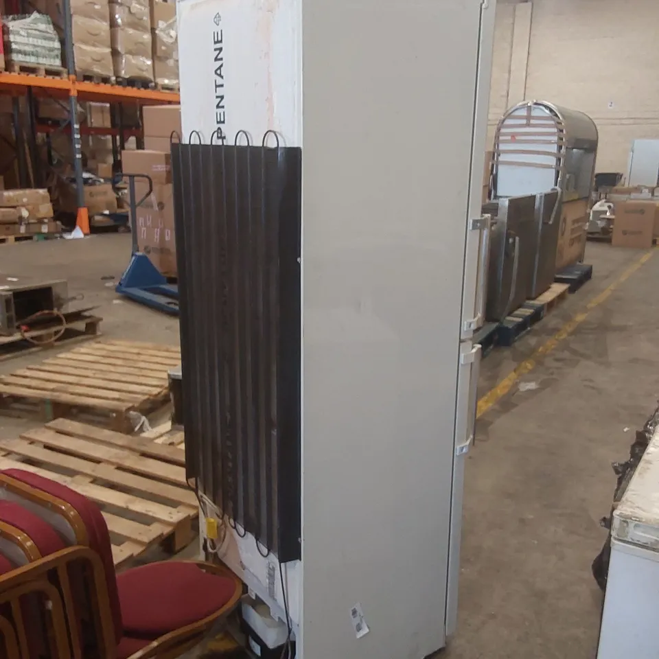 HOTPOINT FREESTANDING FRIDGE FREEZER