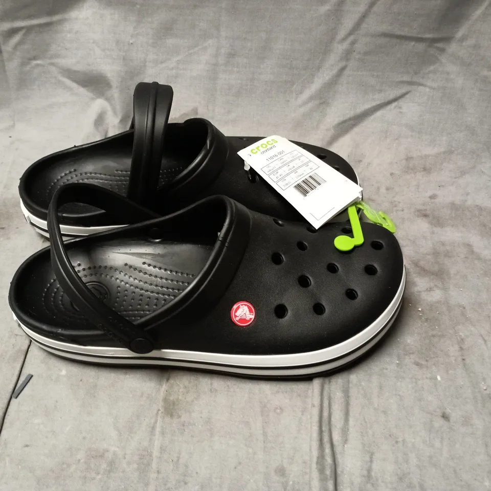 CROCS CROCBAND BLACK CLOGS, UK 8 (EU 42-43) 
