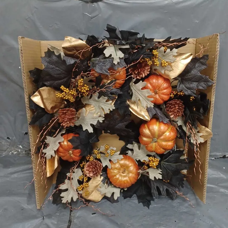 AUTUMN PRE LIT BLACK LEAF WREATH