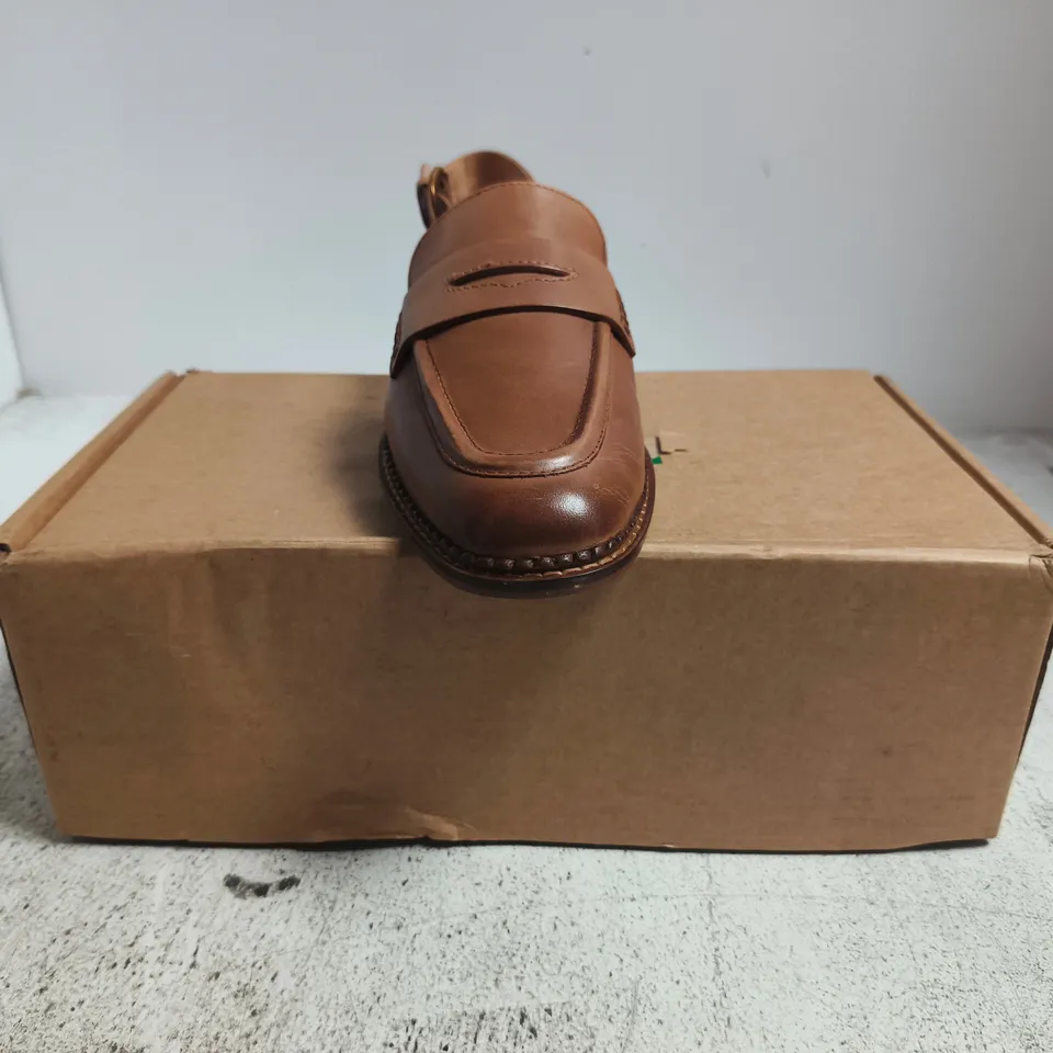 BOXED PAIR OF BODEN CLOSED TOE SLINGBACK SHOES IN TAN SIZE UK 38
