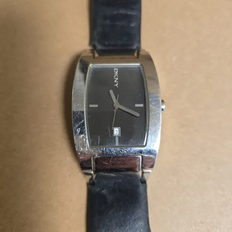 DKNY SOLID STAINLESS STEEL WRISTWATCH WITH BLACK LEATHER STRAP