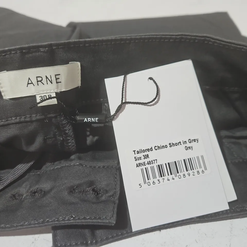 ARNE TAILORED CHINO SHORTS IN GREY - 30R