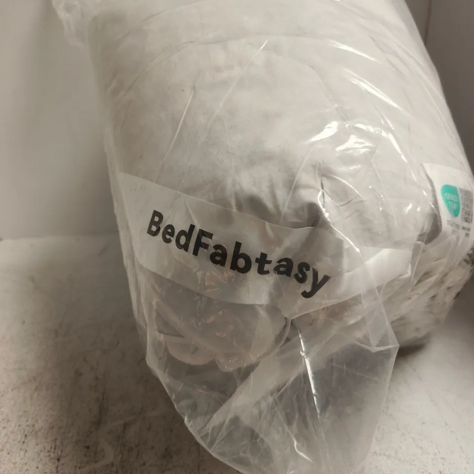 BEDFABTASY STANDARD 100 QUILT