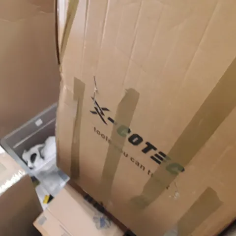PALLET TO CONTAIN AN ASSORTMENT OF HOUSEHOLD ITEMS TO INCLUDE LED SMART MIRROR, WHITE BOARDS AND STORAGE BOXES ECT