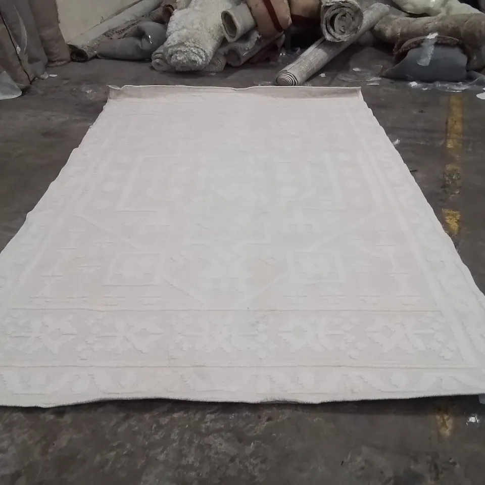 QUALITY DESIGNER AREA RUG - APPROXIMATELY 310X200