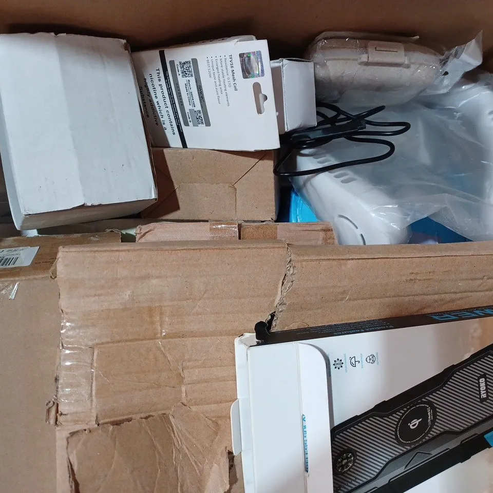 BOX OF APPROXIMATELY 10 ASSORTED ELECTRICAL ITEMS TO INCLUDE HANYE FAN, KIZMYEE UFO, SMOK NORD KIT, ETC