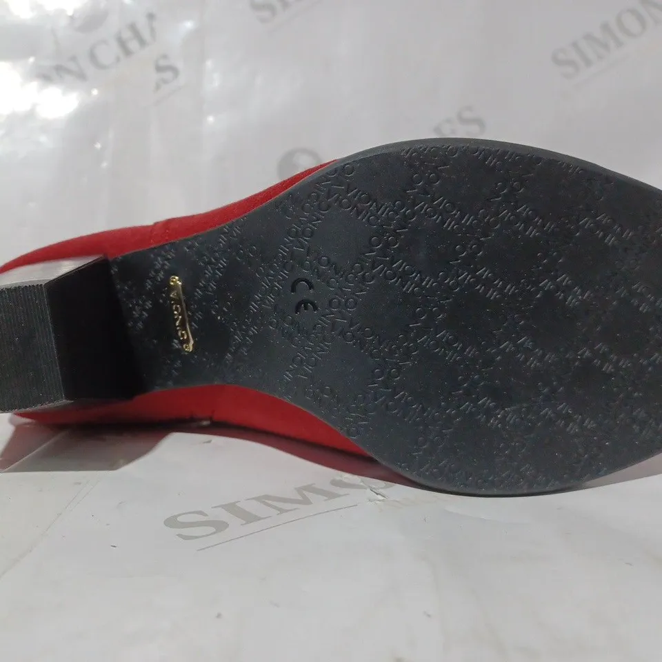 BOXED PAIR OF VIONIC ZIP UP BLOCK HEEL BOOTS IN RED UK SIZE 6