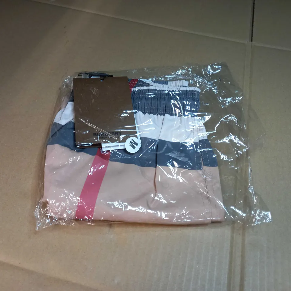 PACKAGED STYLE OF BURBERRY MENS SWIMMING SHORTS - MEDIUM