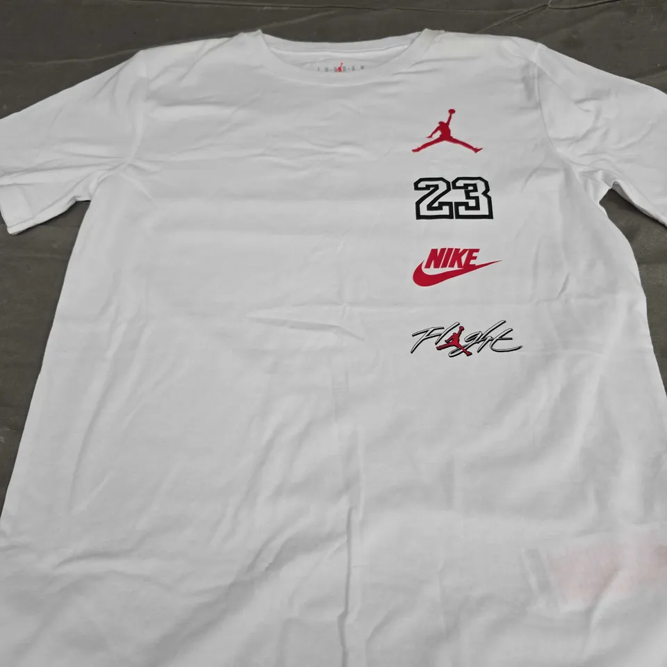 AIR JORDAN NIKE LOGO TEE - SIZE 13/15 YEARS
