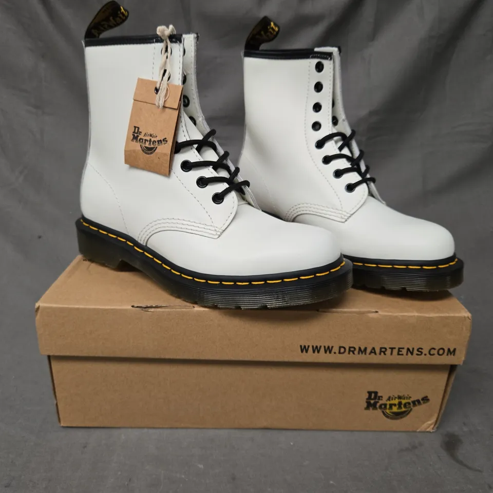 BOXED PAIR OF DR MARTENS 1460 ANKLE BOOTS IN WHITE UK SIZE 5