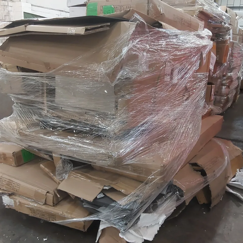 PALLET OF ASSORTED ITEMS INCLUDING: MULTIPURPOSE LADDER, BUNK BED PARTS, MIXING BOWL SETS ECT