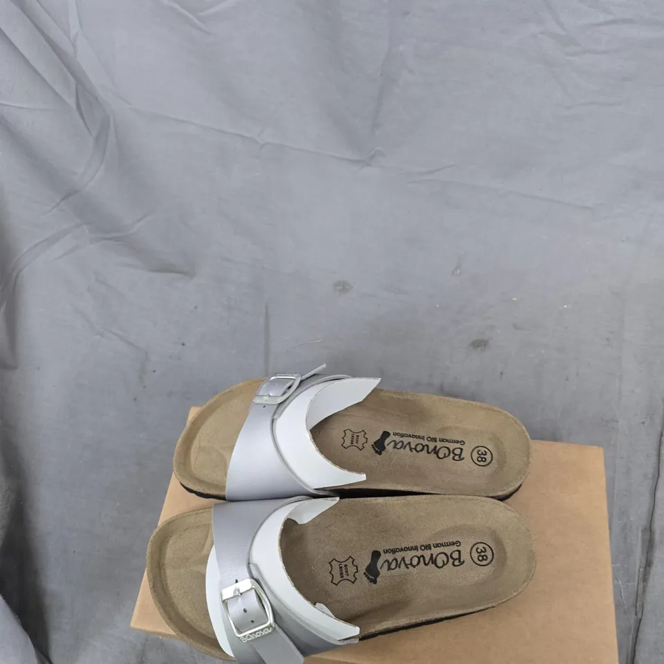 BONOVA WHITE SANDALS, CORK FOOTBED, UK 5 (EU 38)