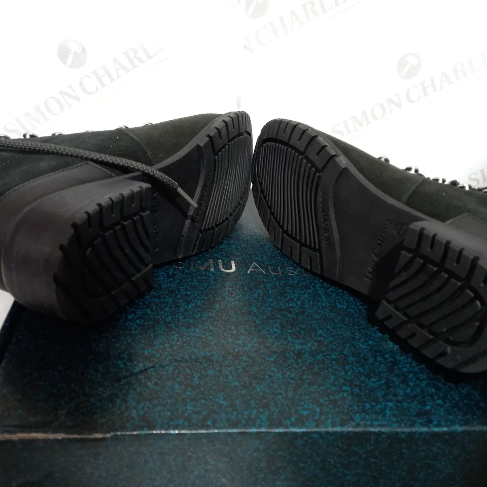 BOXED PAIR OF EMU EXPLORER BLACK ANKLE BOOTS - SIZE 5