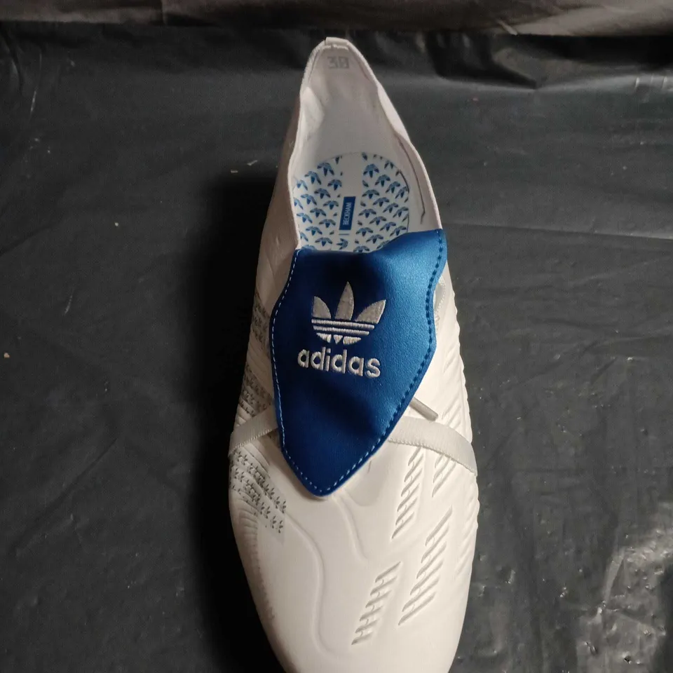 UNBOXED PAIR OF ADIDAS PREDATOR FOOTBALL BOOTS –UK SIZE 10.5