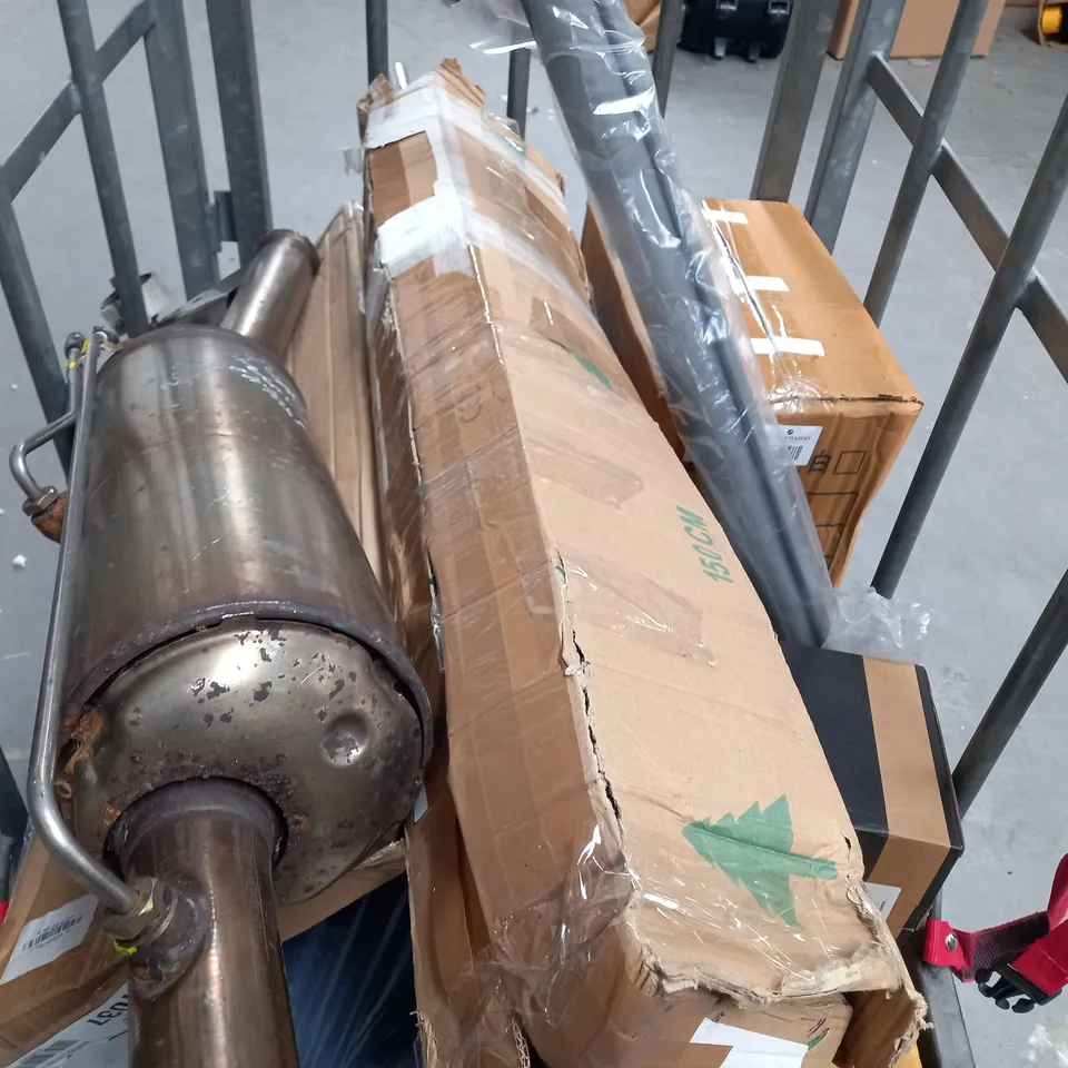 APPROXIMATELY 15 ASSORTED ITEMS TO INCLUDE A.ALRT PERSONAL ALARM, 50TH BIRTHDAY MUG, VEHICLE EXHAUST, ETC - COLLECTION ONLY