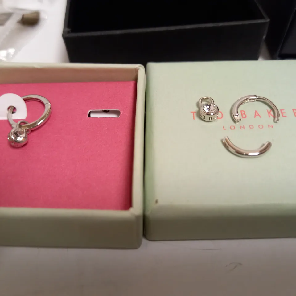 LOT OF 11 JEWELLERY ITEMS, TO INCLUDE COACH, RACHEL JACKSON, TOMMY HILFIGER, ETC RRP £192