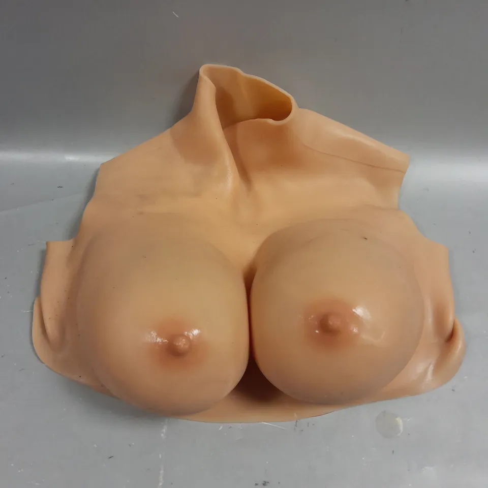 WEARABLE REAL FEEL SILICONE BREASTS