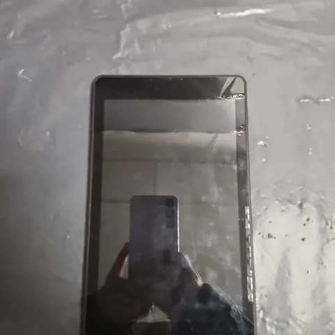 TABLET DEVICE – BLACK, REAR CAMERA  - SMB-H8009