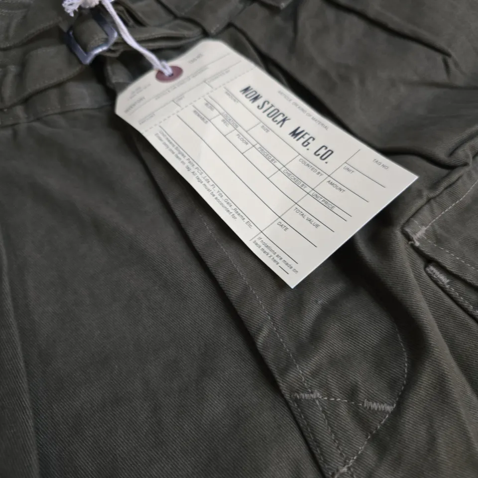 BRITISH ARMY BATTLE DRESS TROUSERS (BD) OLIVE DRAB, UK SIZE NO.6, WAIST 32–34 IN, INSEAM 31 IN, 1943 (NON STOCK MFG CO)