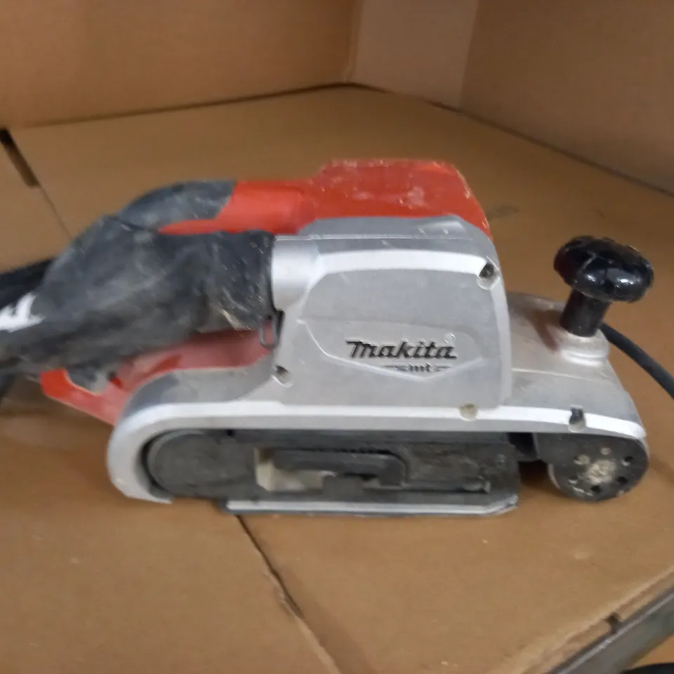 UNBOXED MAKITA M9400 100X610MM SANDER
