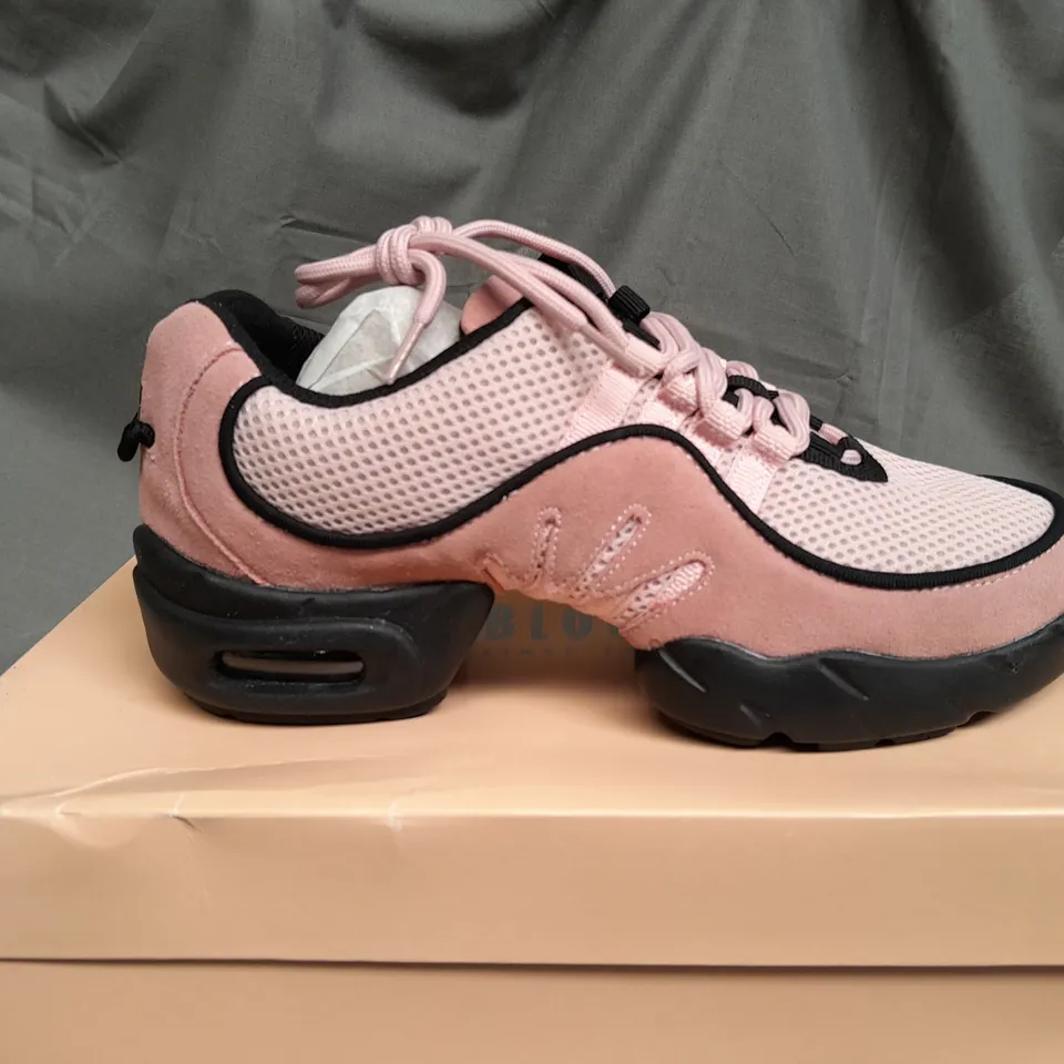 BOXED BLOCH BOOST DRT DANCD SNEAKERS IN PINK - UK 6.5 