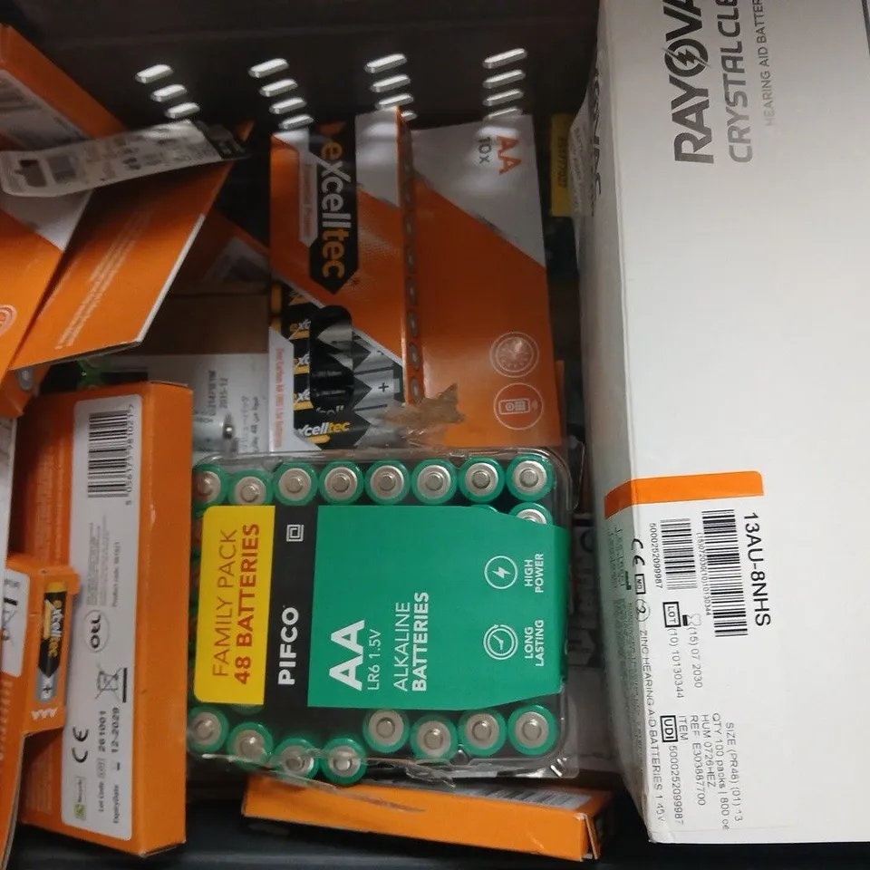 LARGE QUANTITY OF ASSORTED BATTERIES