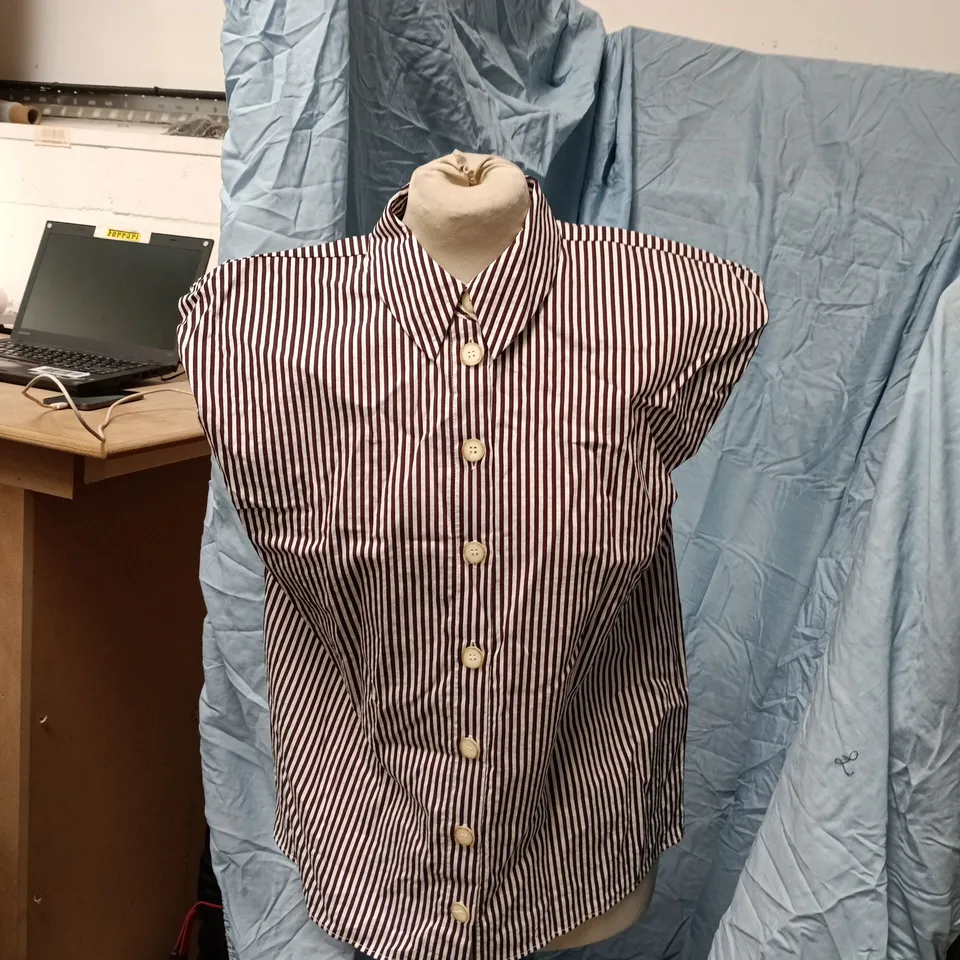 ZARA STRIPED BURGUNDY AND WHITE BUTTON-DOWN SHIRT – WOMEN'S SIZE XS