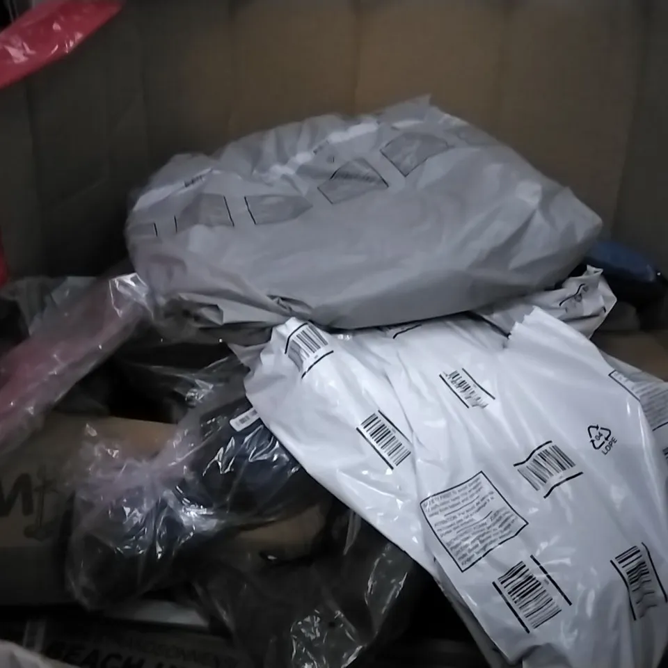 PALLET OF ASSORTED ITEMS INCLUDING HOME PULL UP BAR, NIU8CP MECHANICAL KEYBOARD, MOSQUITO NET, ORICOOL 5PC KIDS PLAY TENT, KIDS SCOOTER, GIOVARA PVC TREADMILL MAT