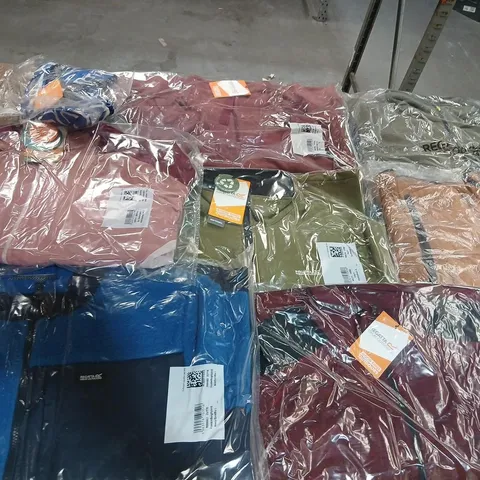 APPROXIMATELY 20 ITEMS OF ASSORTED REGATTA/DARE2B CLOTHING AND ACCESSORIES