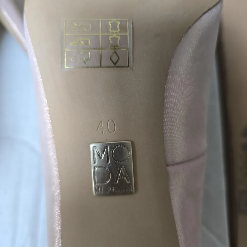 MODA IN PELLE NUDE PINK PATENT POINTED-TOE HEELS, UK 7 (EU 40)